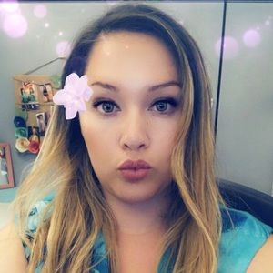 Meet your Posher, Claudia